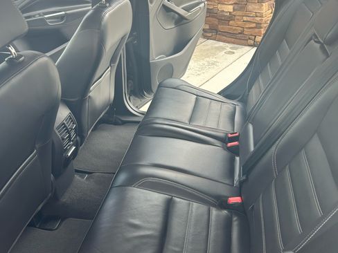 Used 2017 Ford C-MAX Energi Titanium w/ Equipment Group 501A image 7