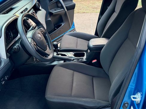 Used 2017 Toyota RAV4 LE image 9