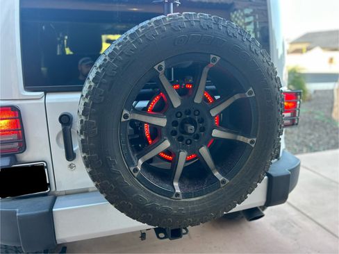 Used 2015 Jeep Wrangler Unlimited Sahara w/ Max Tow Package AWD/4WD image 14