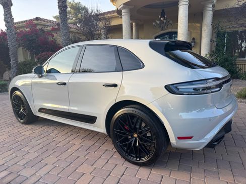 Used 2022 Porsche Macan GTS image 4