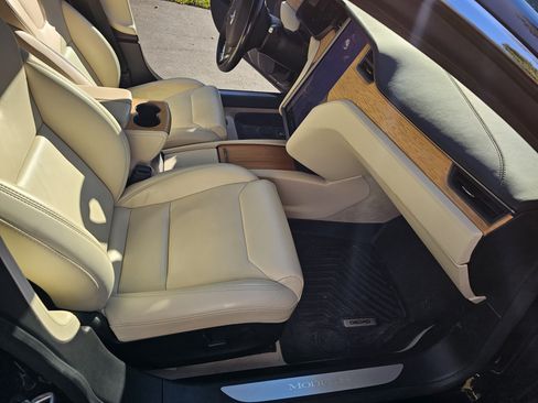 Used 2019 Tesla Model S Standard Range image 11