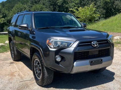 Used 2020 Toyota 4Runner TRD Off-Road Premium w/ Moonroof Package AWD/4WD image 16
