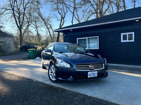 Used 2010 Nissan Maxima 3.5 SV w/ Premium Pkg image 1