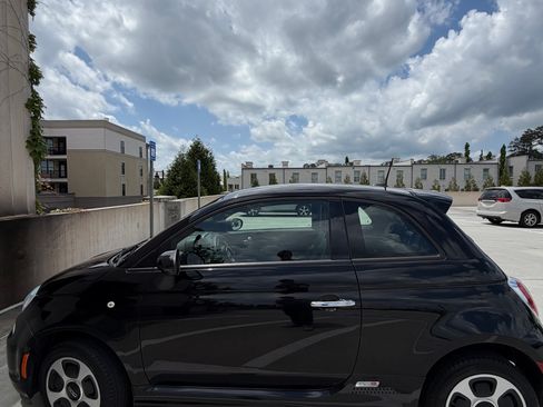 Used 2017 FIAT 500 e FWD image 5