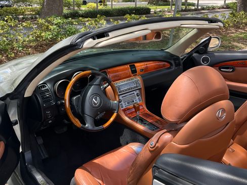 Used 2004 Lexus SC 430 Convertible image 17