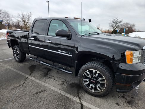 Used 2012 GMC Sierra 2500 Denali w/ Suspension Package, Off-Road image 4