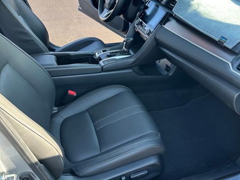Used 2016 Honda Civic Touring image 11