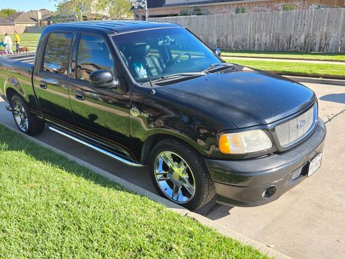 Used 2001 Ford F150 Harley-Davidson image 4