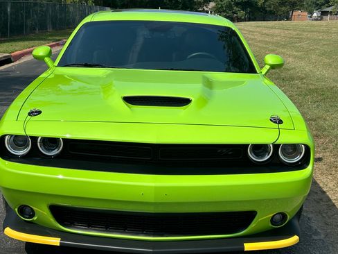 Used 2023 Dodge Challenger R/T w/ Plus Package image 6