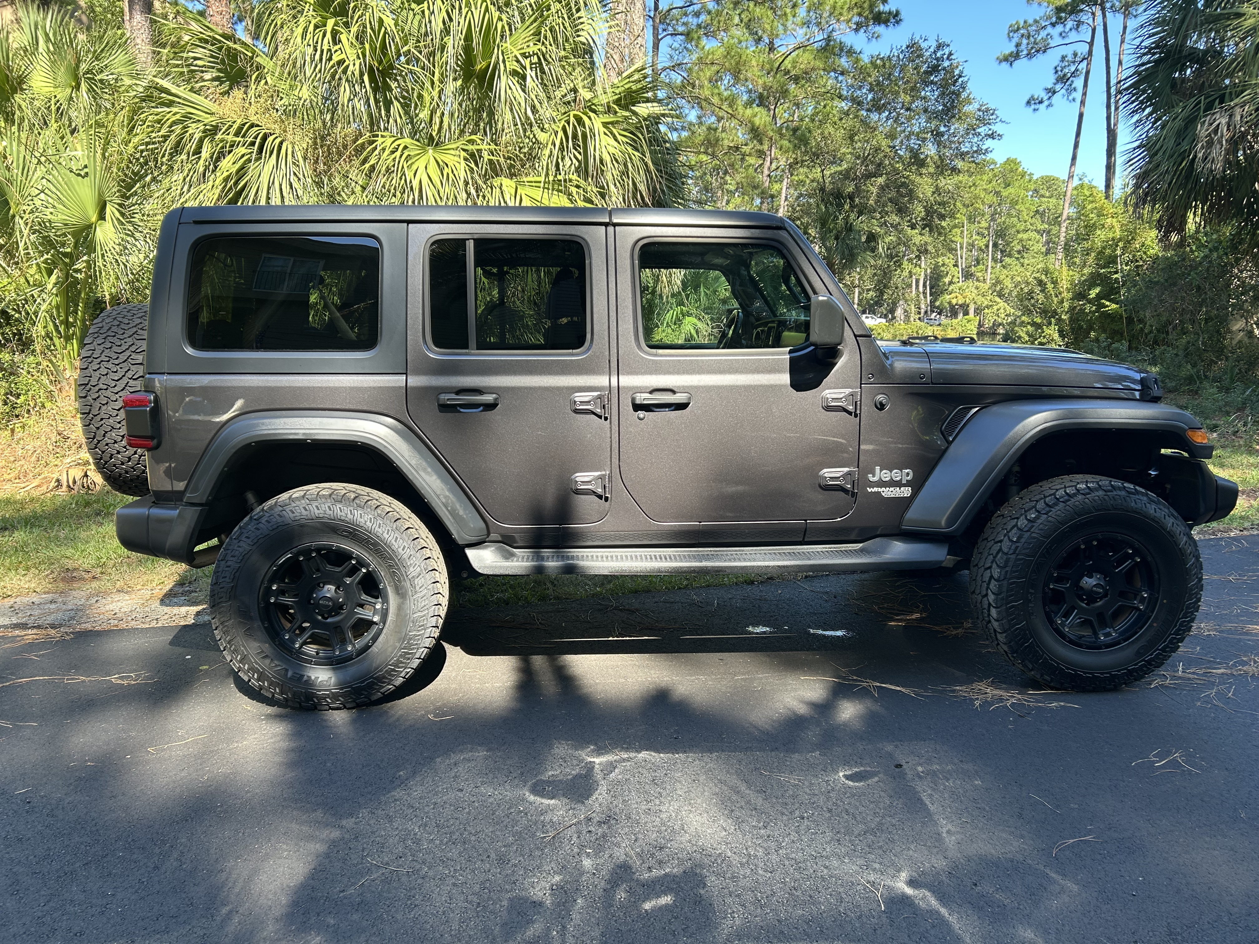 Used 2018 Jeep Wrangler Unlimited Sport S AWD/4WD image 2