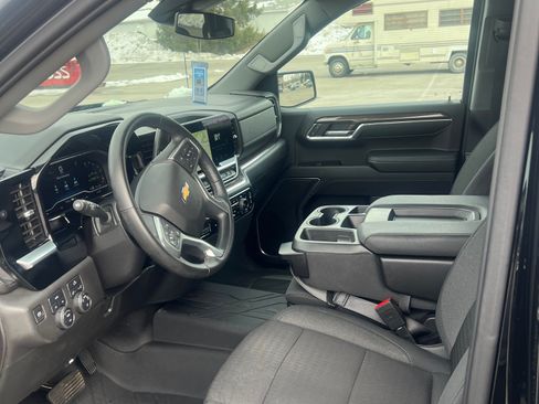 Used 2023 Chevrolet Silverado 1500 LT w/ Convenience Package II image 10