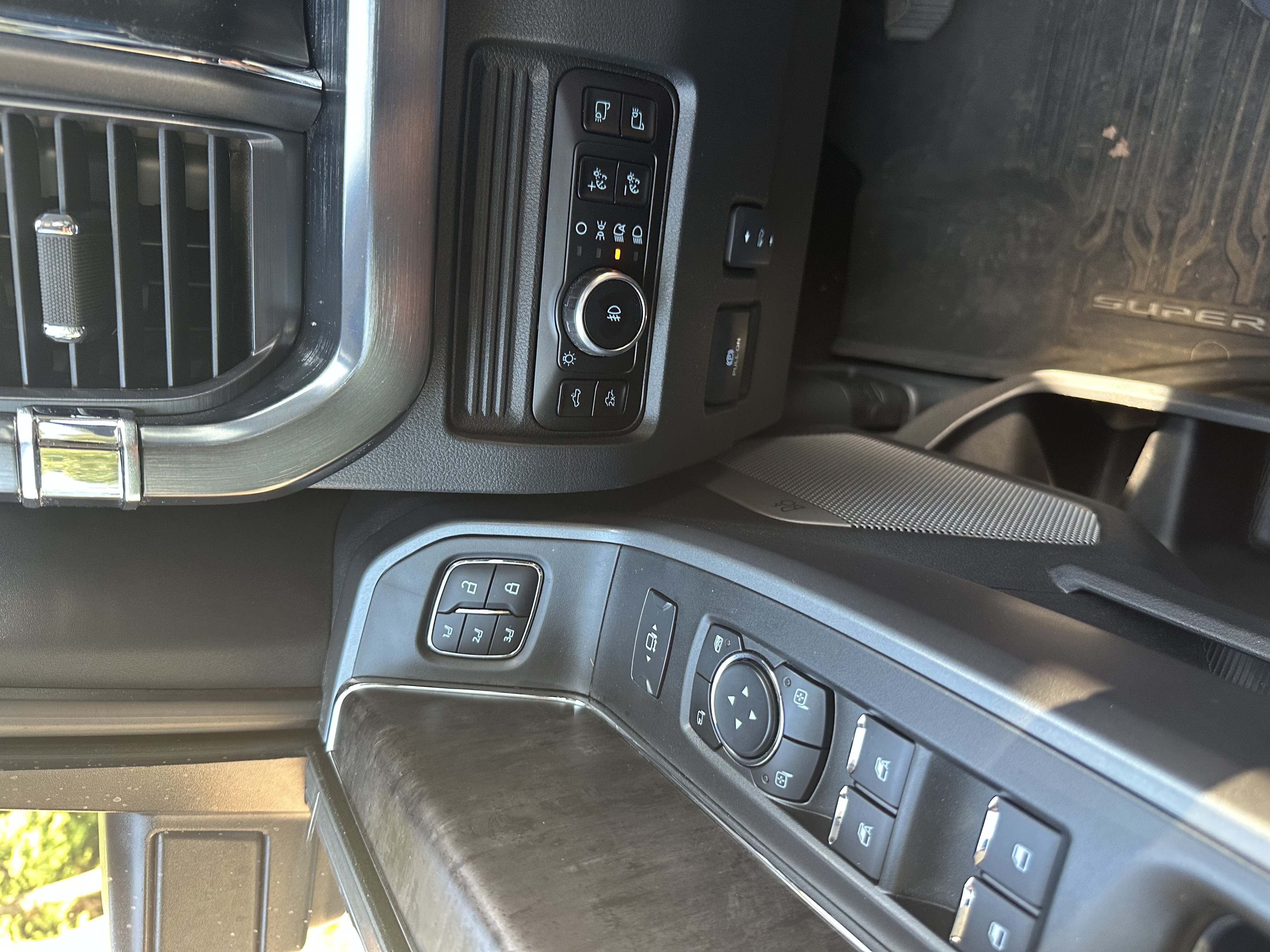 Used 2025 Ford F250 Lariat w/ Lariat Ultimate Package AWD/4WD image 23