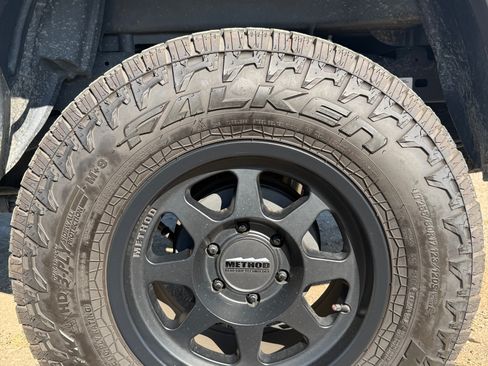 Used 2023 Toyota Tacoma TRD Off-Road AWD/4WD image 12