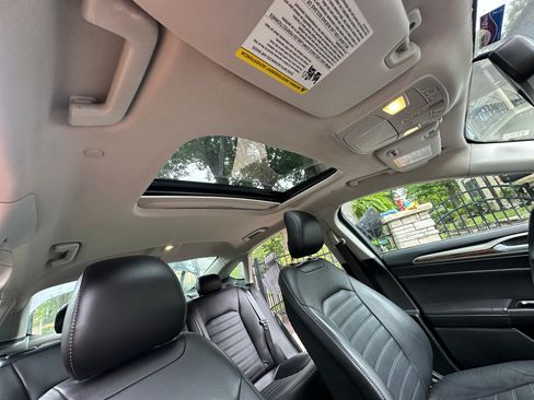 Used 2014 Ford Fusion SE w/ Equipment Group 502A FWD image 22