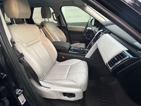 Used 2019 Land Rover Discovery HSE image 6