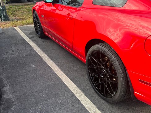 Used 2013 Ford Mustang GT w/ Security Pkg RWD image 4