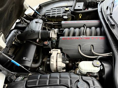 Used 1998 Chevrolet Corvette Coupe image 12