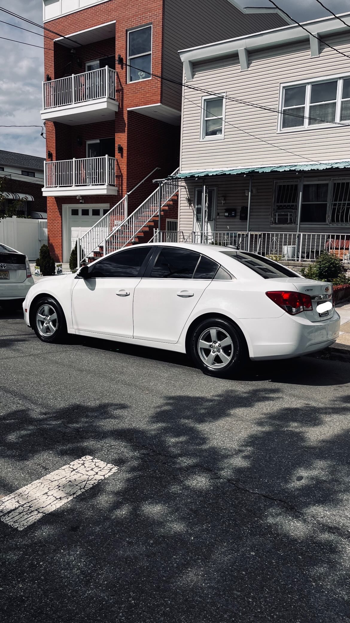 Used 2015 Chevrolet Cruze LT FWD image 2