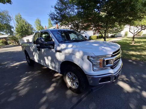 Used 2018 Ford F150 XLT w/ Trailer Tow Package AWD/4WD image 6
