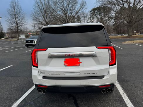 Used 2023 GMC Yukon XL Denali w/ Denali Reserve Package image 5