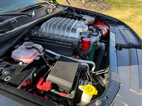 Used 2021 Dodge Challenger SRT Hellcat image 9