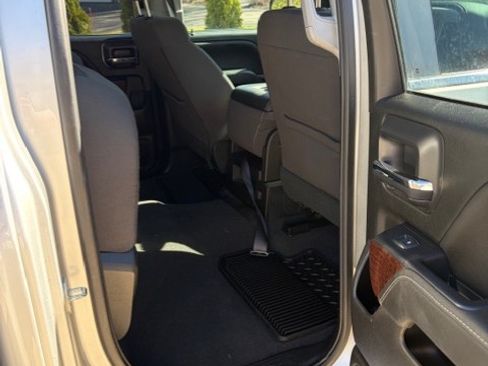 Used 2019 GMC Sierra 1500 SLE w/ SLE Value Package image 16