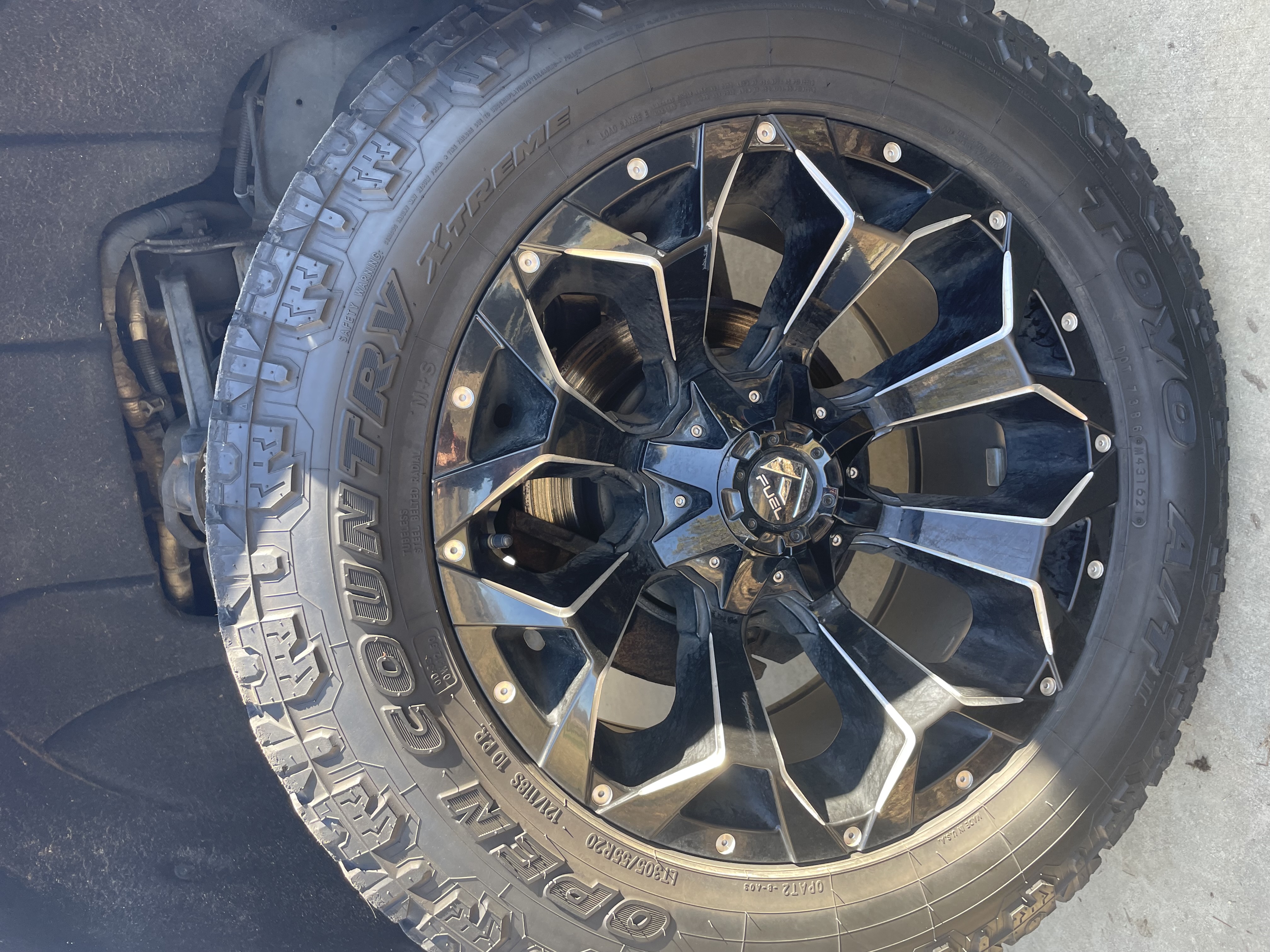 Used 2015 Chevrolet Silverado 2500 High Country w/ Duramax Plus Package AWD/4WD image 18