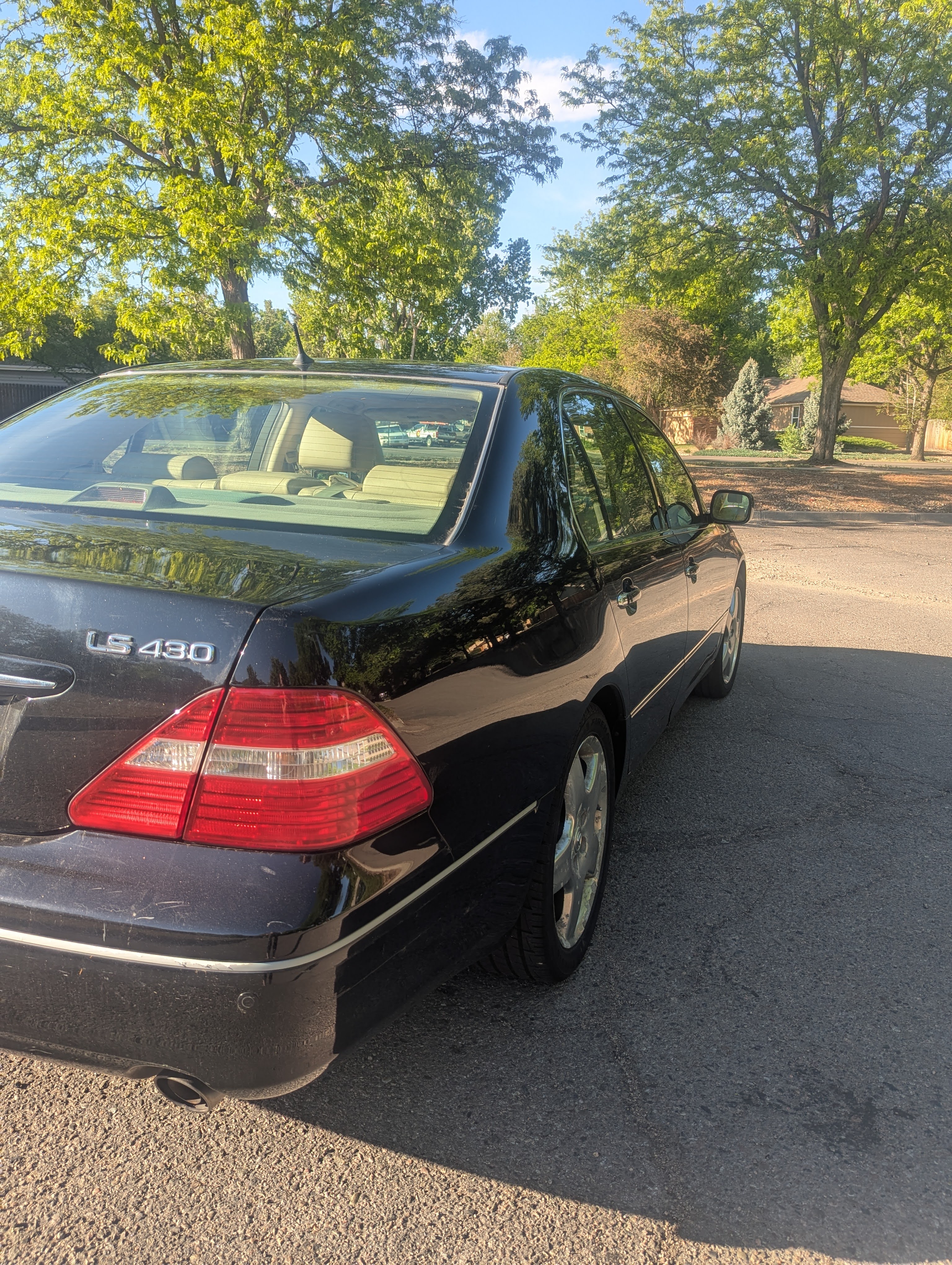 Used 2005 Lexus LS 430 w/ Modern Luxury Pkg RWD image 8