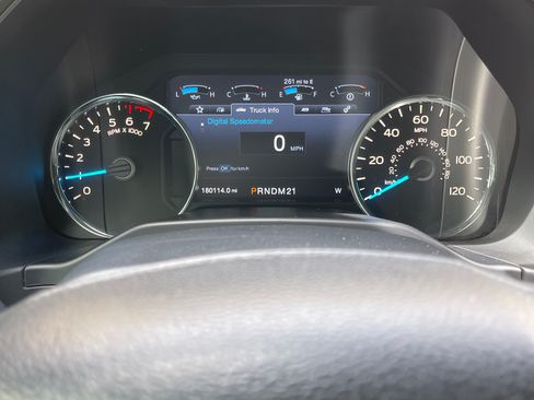 Used 2016 Ford F150 Lariat image 9