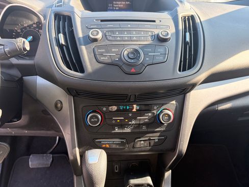 Used 2017 Ford Escape SE image 14