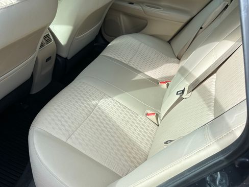 Used 2018 Nissan Altima 2.5 SV w/ 2.5 SV Technology Package FWD image 8