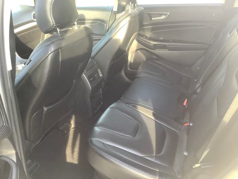 Used 2019 Ford Edge Titanium image 10
