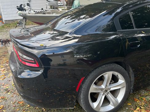 Used 2017 Dodge Charger R/T RWD image 5