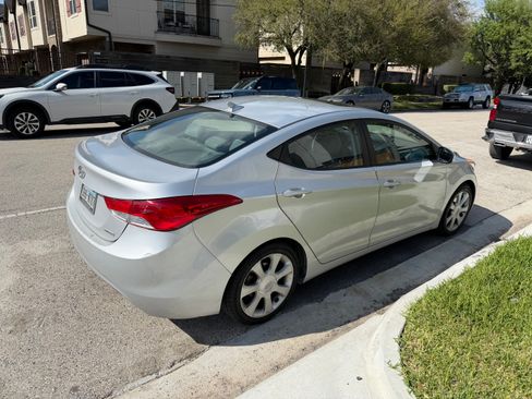 Used 2012 Hyundai Elantra Limited image 8