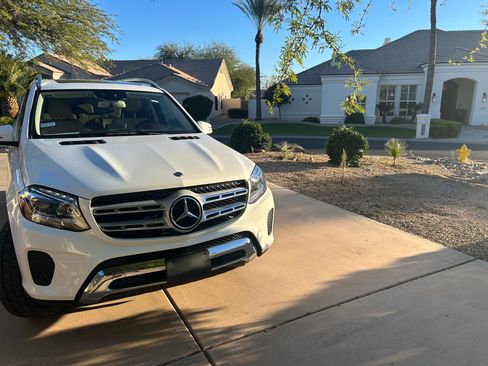 Used 2019 Mercedes-Benz GLS 450 4MATIC image 2