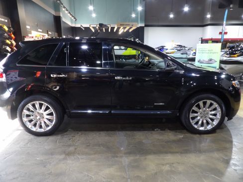 Used 2013 Lincoln MKX FWD image 11