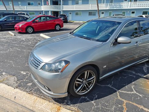 Used 2007 INFINITI M45 Sport w/ Technology Pkg image 2