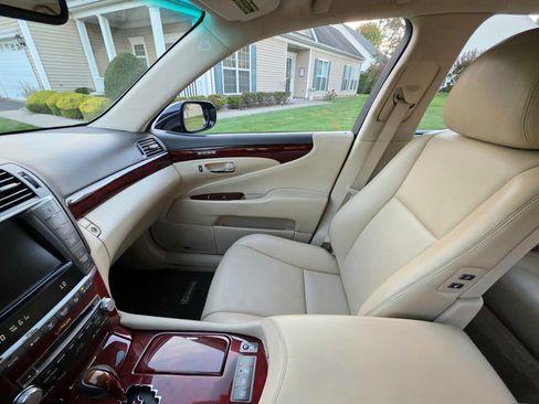 Used 2011 Lexus LS 460 L image 4
