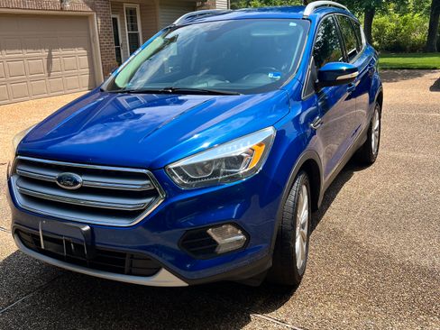 Used 2017 Ford Escape Titanium FWD image 1