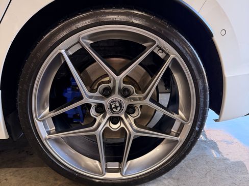 Used 2023 Volkswagen Golf R image 13