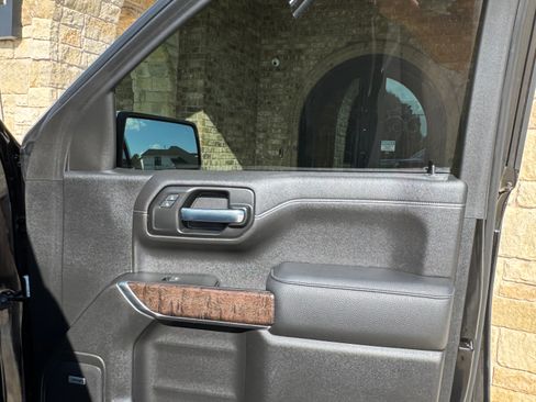 Used 2020 GMC Sierra 1500 Denali w/ Denali Ultimate Package image 18