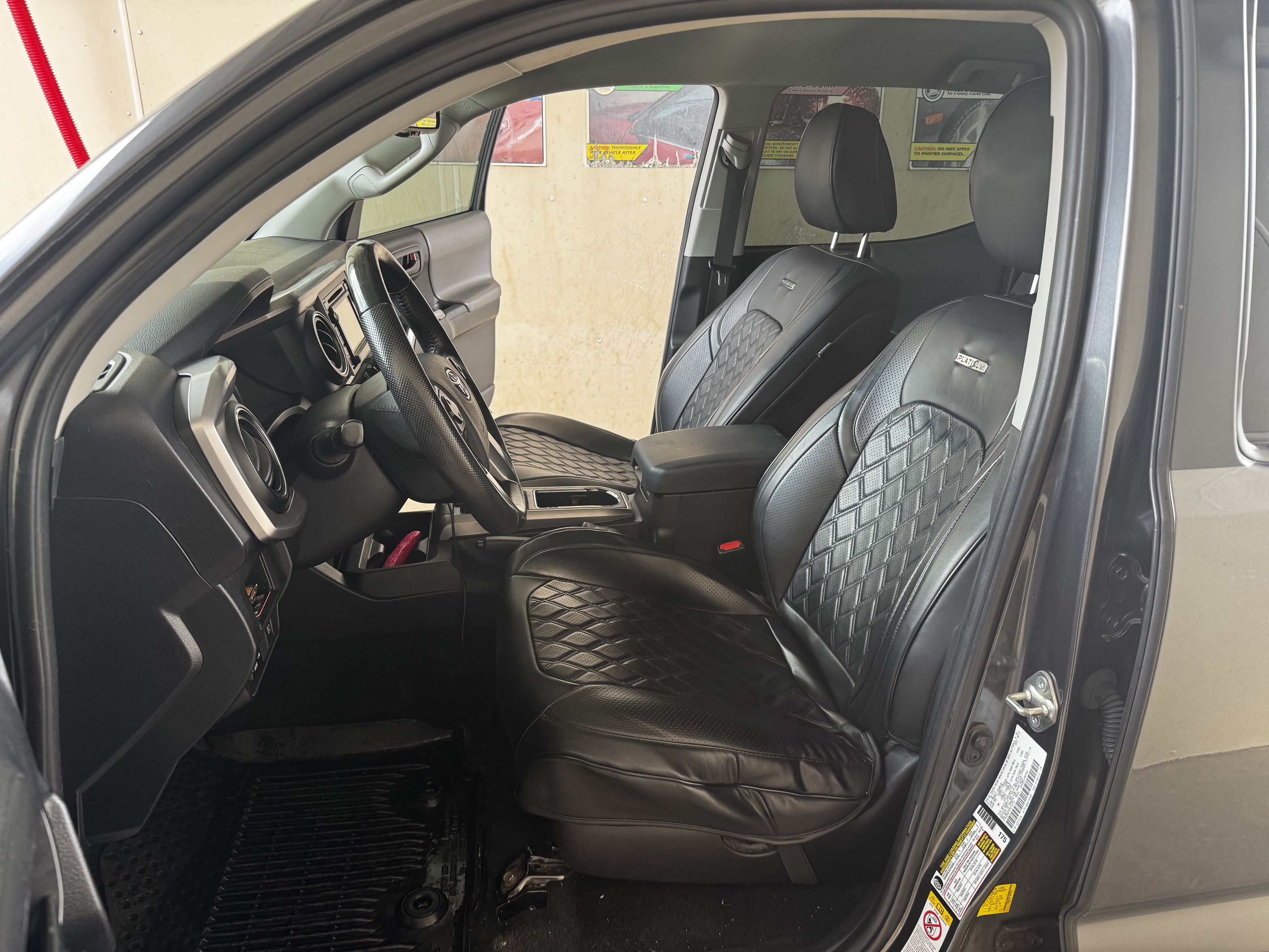 Used 2019 Toyota Tacoma SR5 AWD/4WD image 11