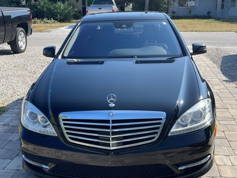 Used 2011 Mercedes-Benz S 550 4MATIC image 2