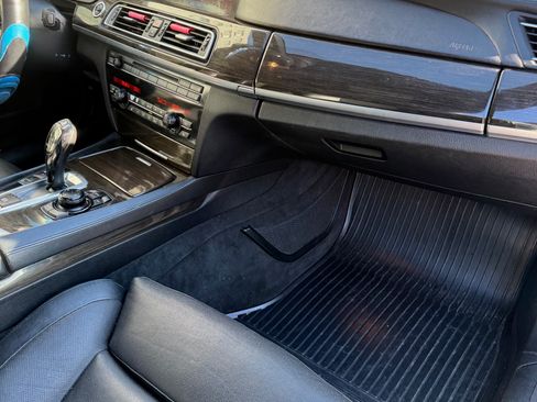 Used 2012 BMW 740i image 13