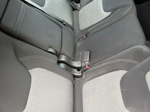 Used 2014 Jeep Cherokee Sport FWD image 22