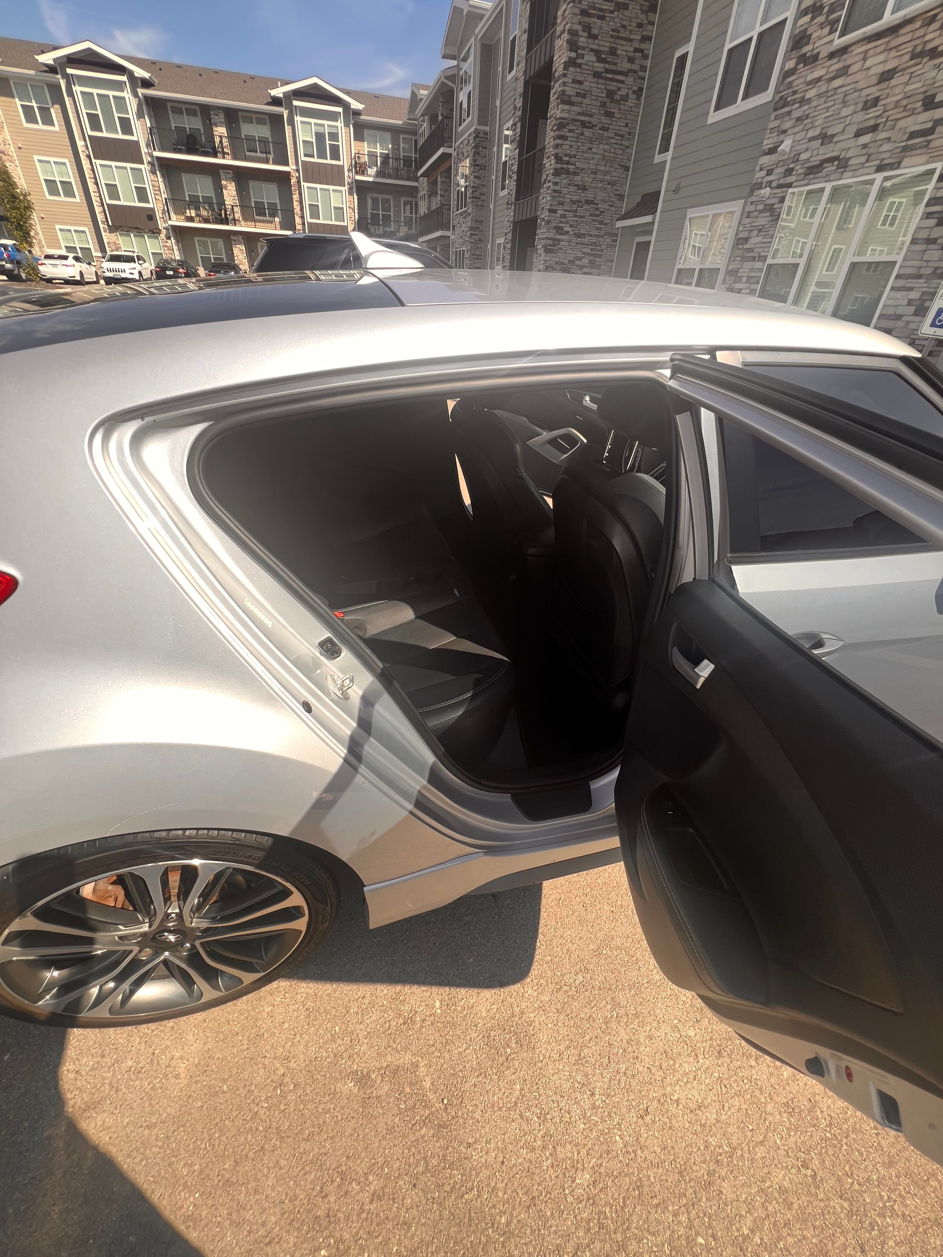 Used 2016 Hyundai Veloster Turbo FWD image 8