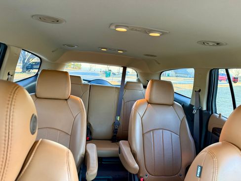 Used 2017 Buick Enclave Leather w/ Trailering Package image 18