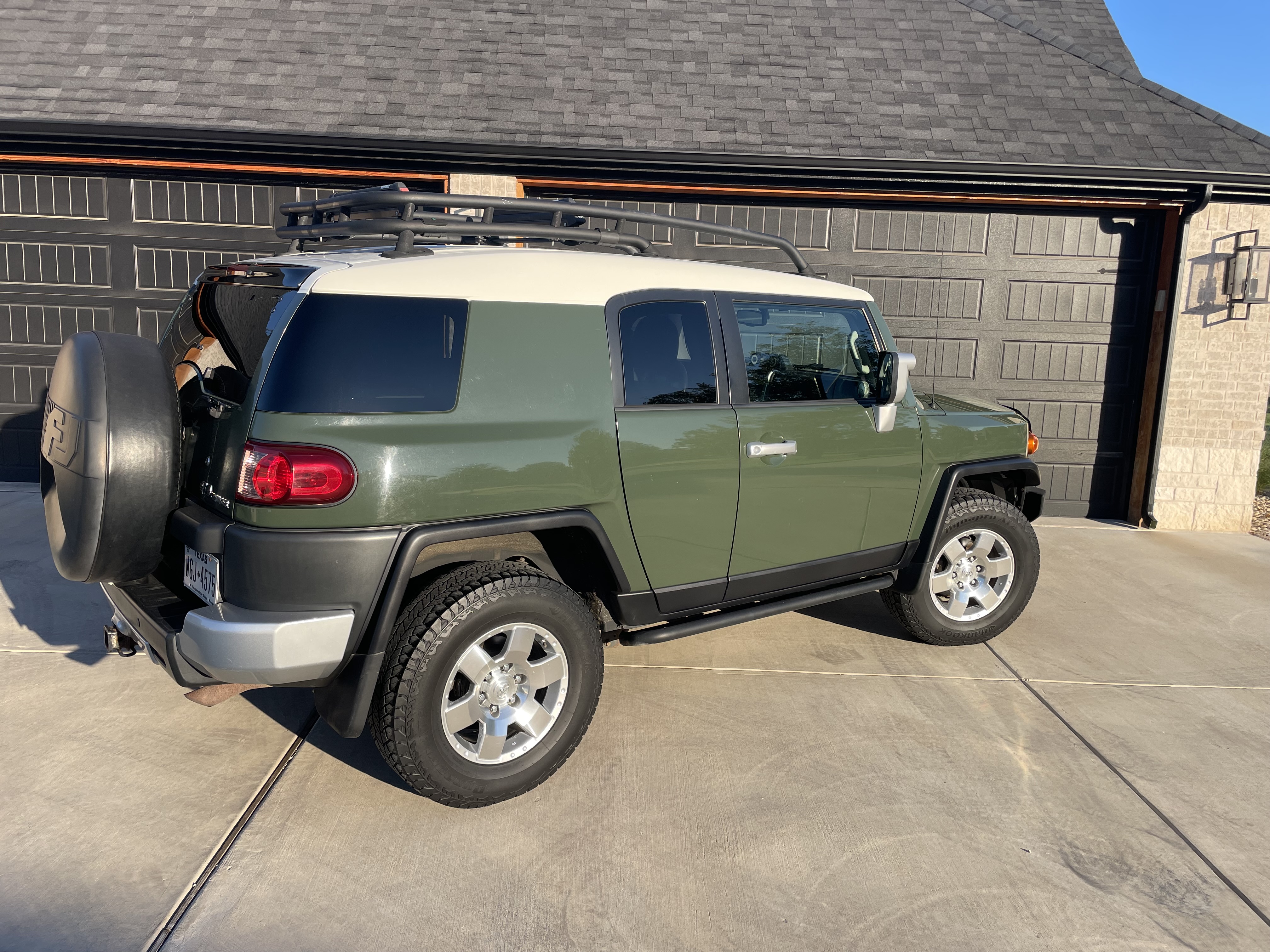 Used 2010 Toyota FJ Cruiser 4WD image 10