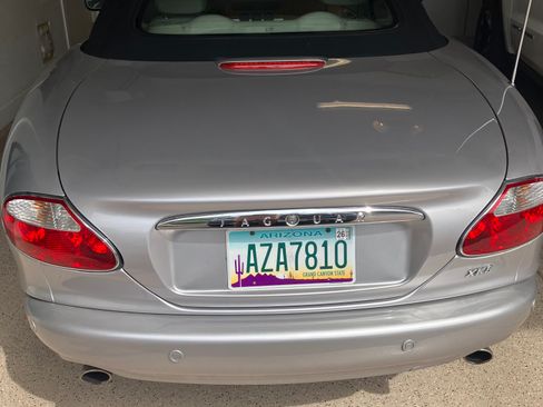 Used 2001 Jaguar XK8 Convertible image 11