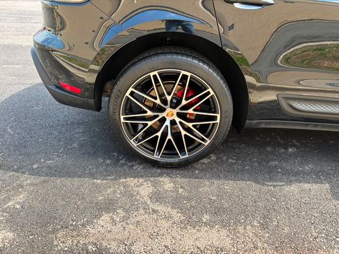 Used 2024 Porsche Macan S AWD/4WD image 16